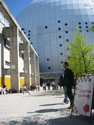 Skylten pekar mot Globen!